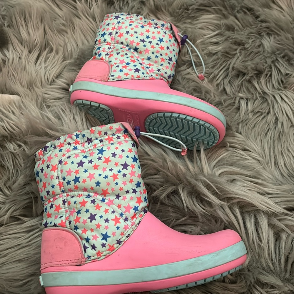 CROCS LODGEPOINT SNOW BOOT - Girls size 3 no box pink